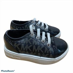 Michael Kors Low Top Sneaker Sz 5 Baby Kids Girls